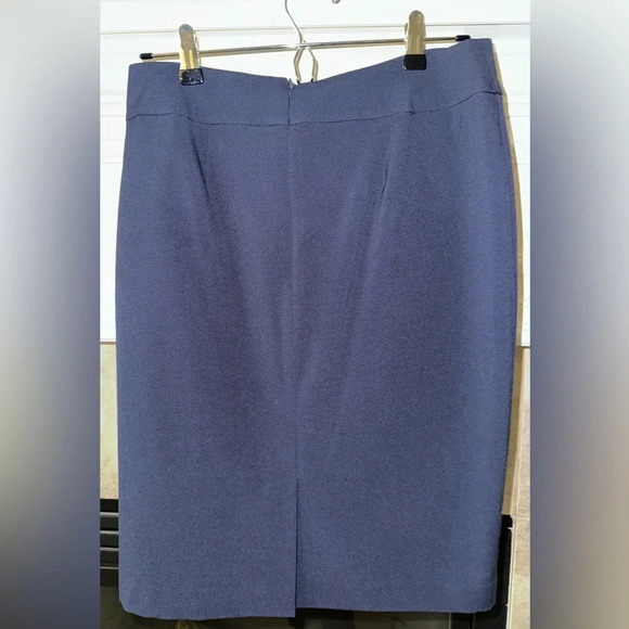 NWT Nine West pencil skirt Navy- Size 4 - Picture 2 of 6